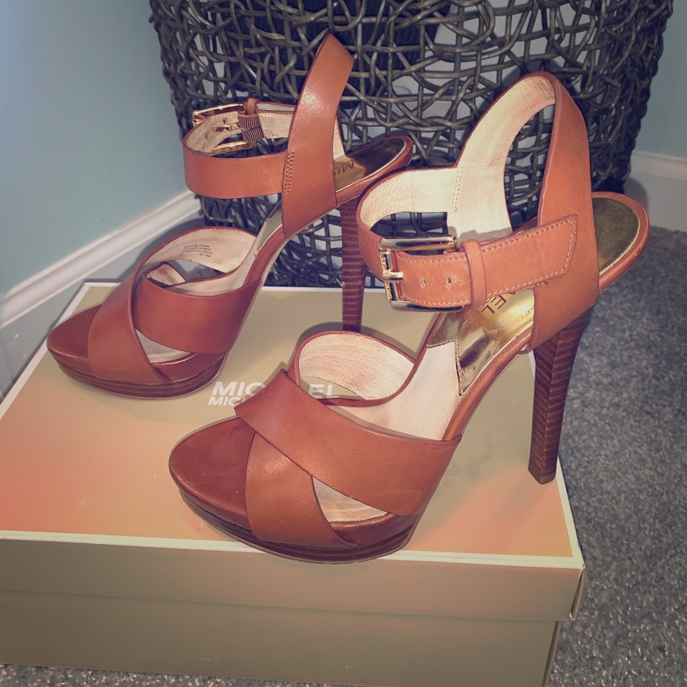 Michael Kors Heels size 8m brown leather